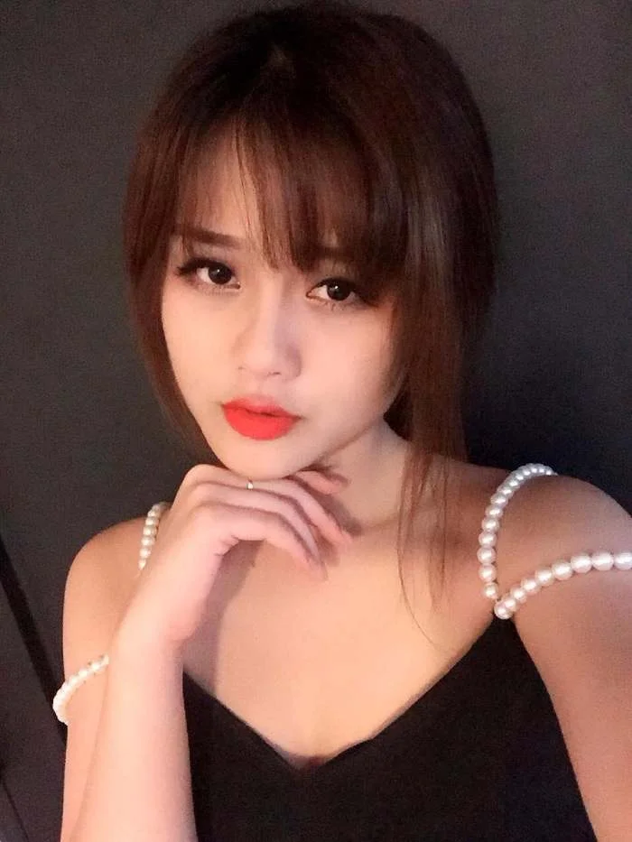 Gái đẹp Việt Nam với vẻ ngoài dịu dàng và cuốn hút
