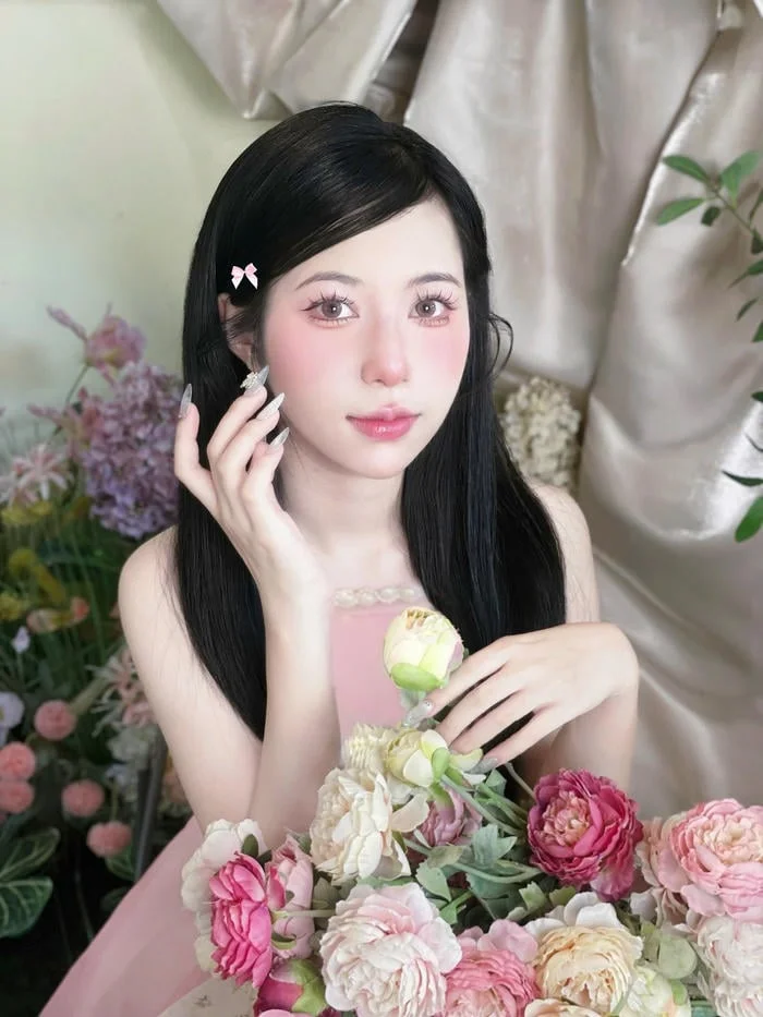 gai xinh dâm, hình 26