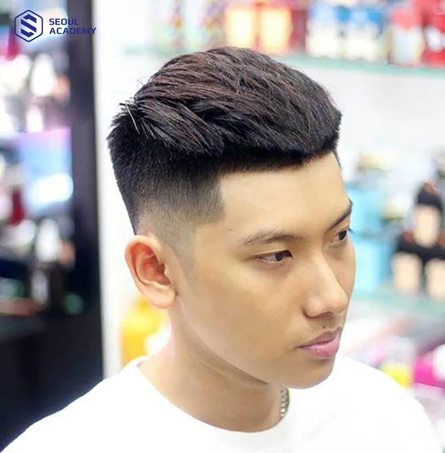 Kiểu tóc Mohican giúp che đi khuyết điểm phần trán cao