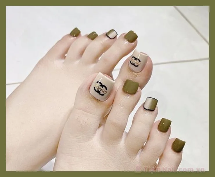 Top 30 mẫu móng chân đẹp màu xanh rêu đẹp nhất
